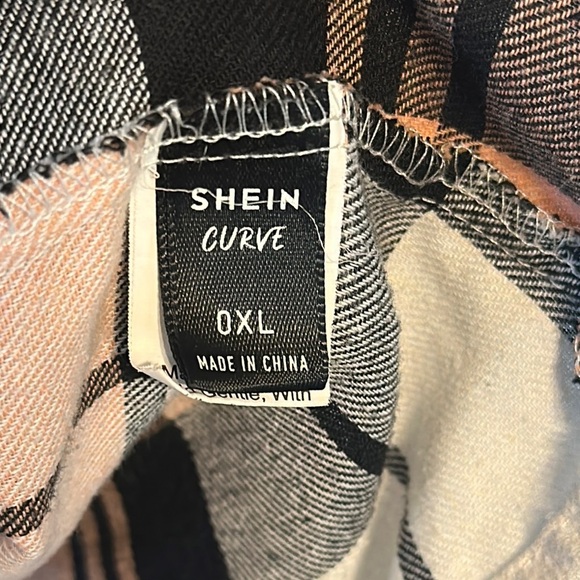 SHEIN Black and White 3/4 Sleeve Button Down Shirt - Picture 8 of 9